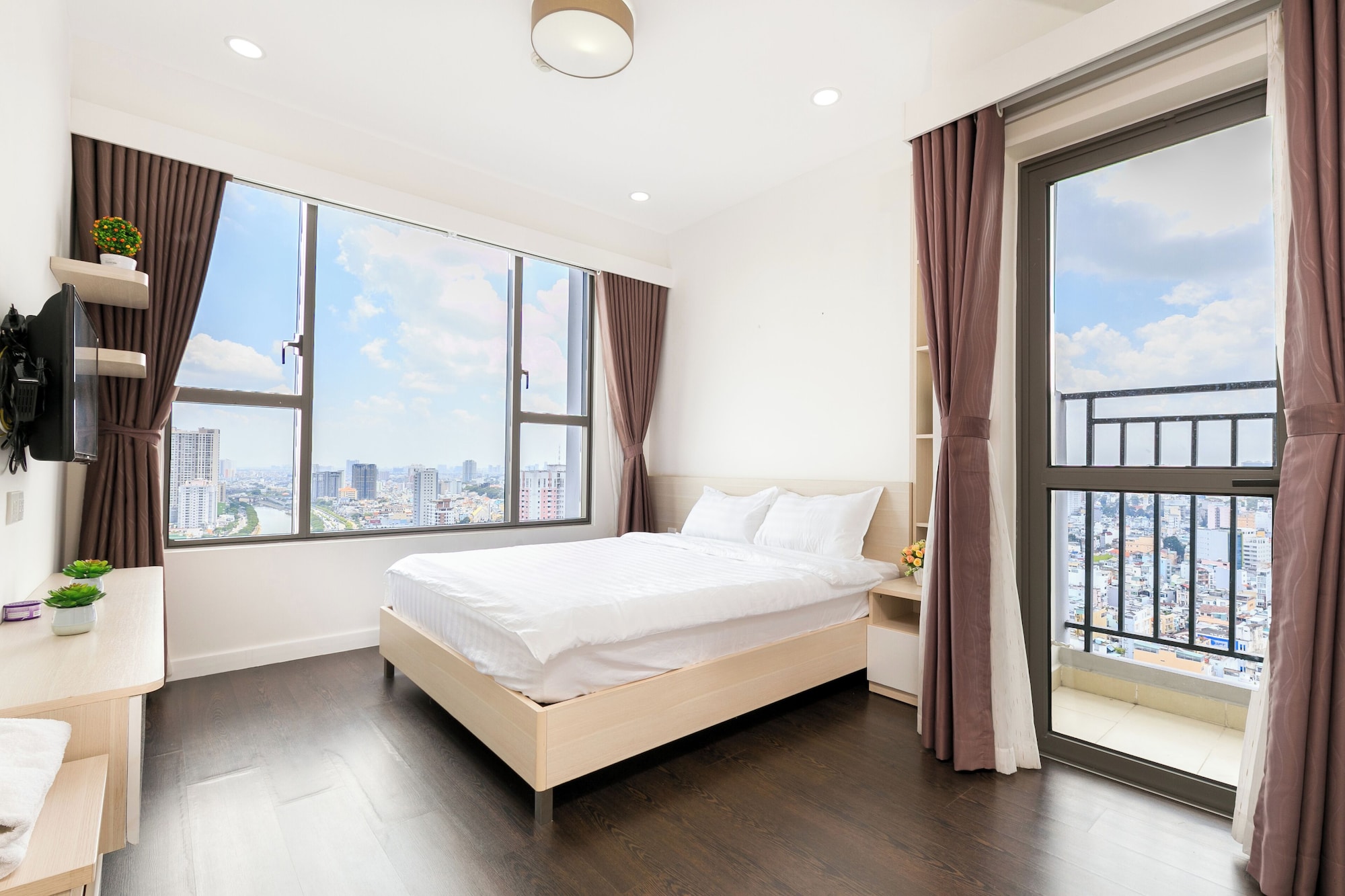 3 BEDROOMS, APARTMENT