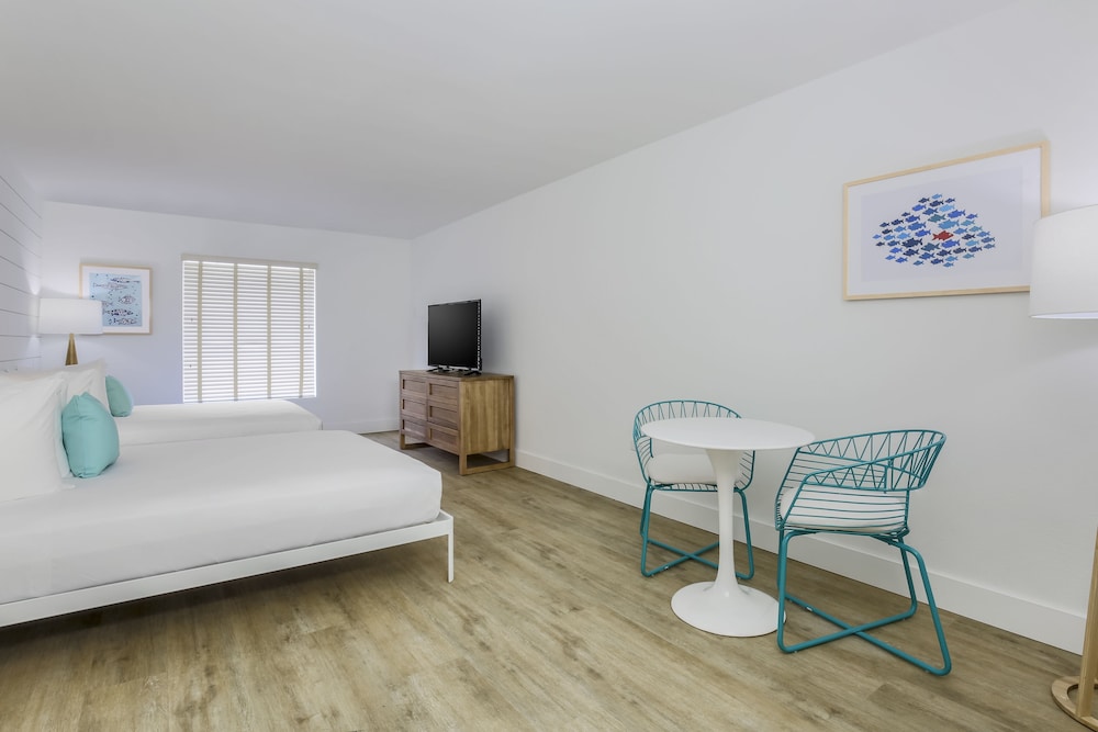 Fisher Inn Resort & Marina 30/66