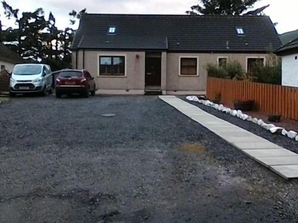 Clifton Cottage 34/57