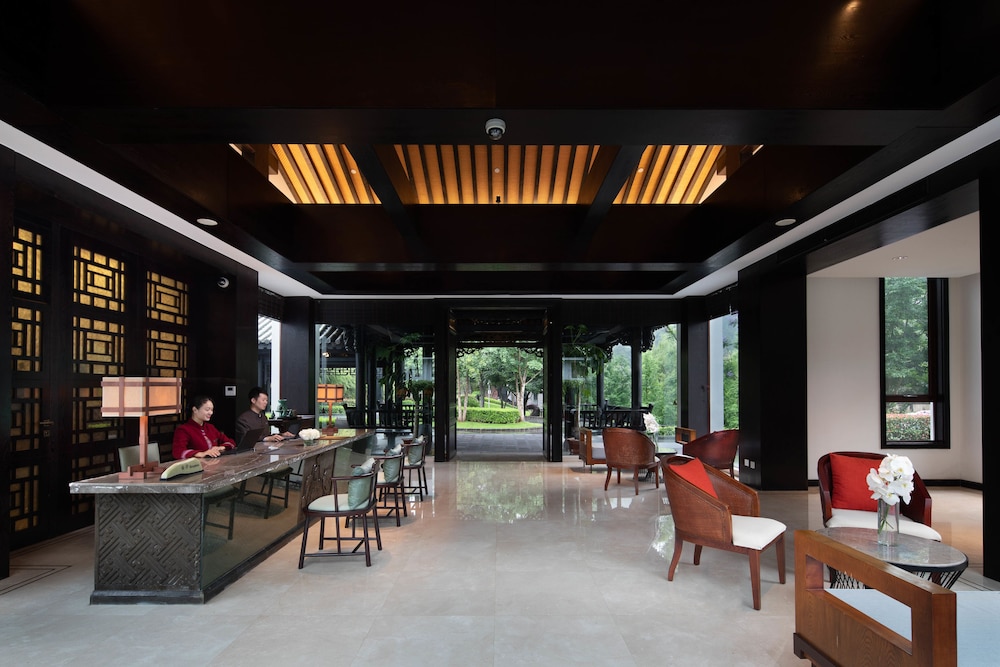 Banyan Tree Tengchong 74/81