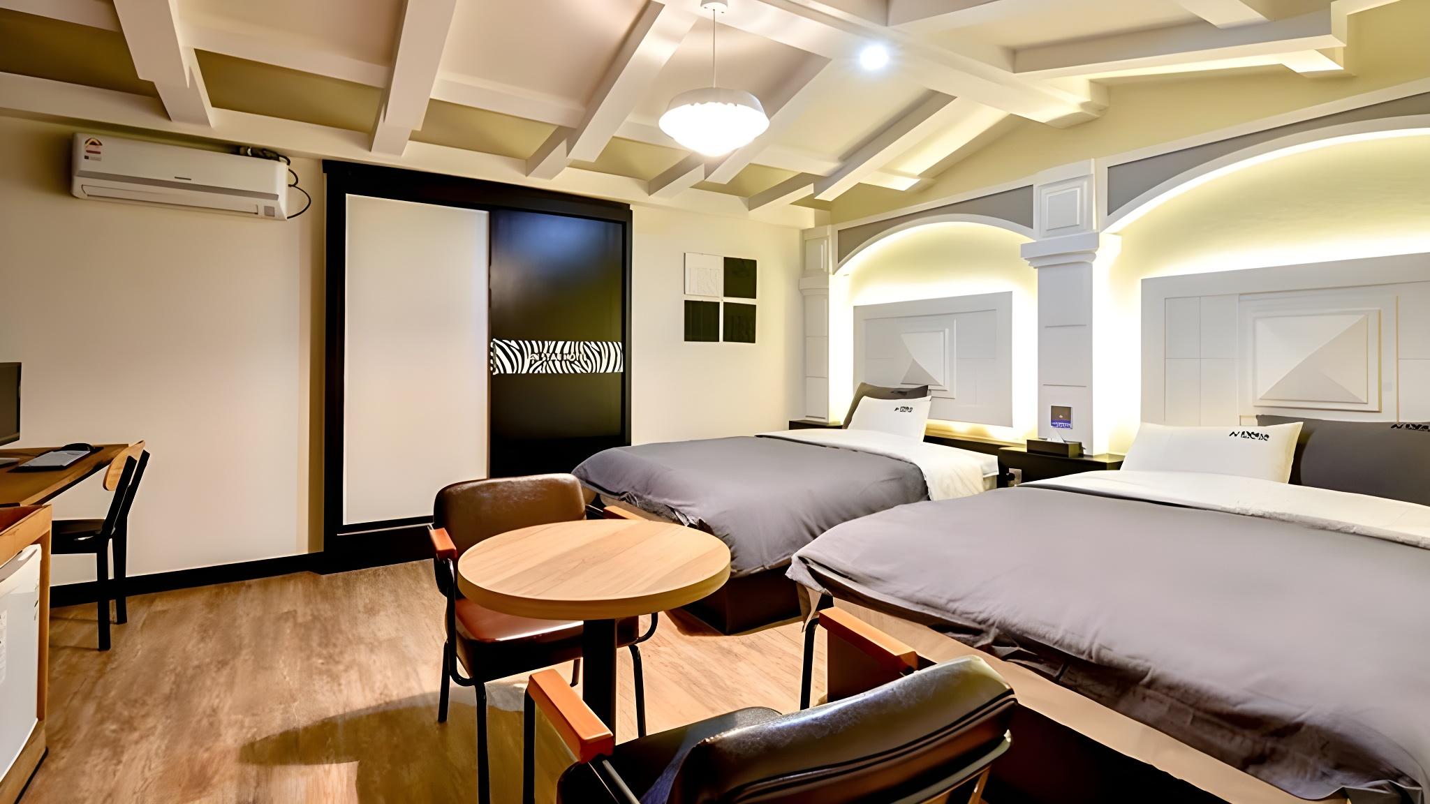 Standard, Twin Beds, Single