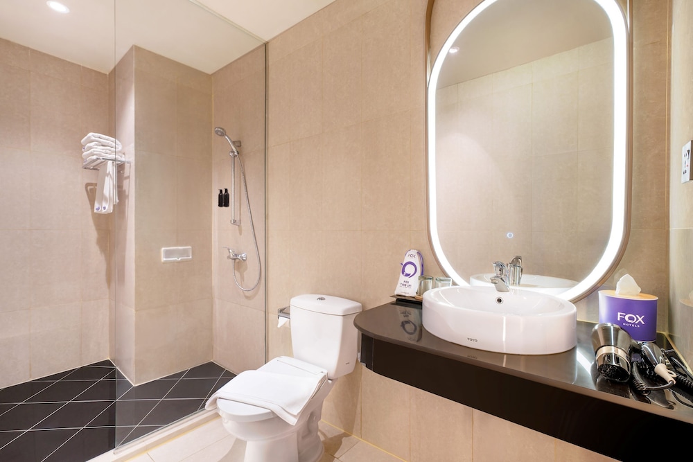Fox Hotel Nagoya Batam 68/69