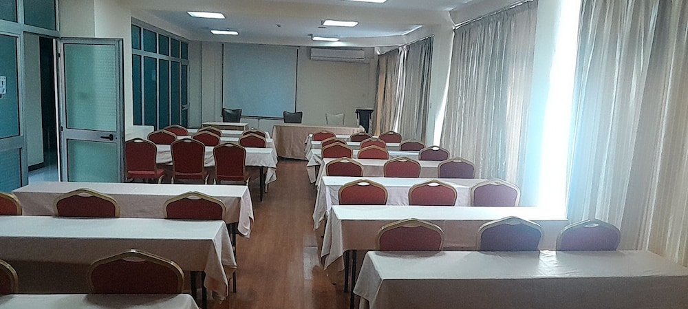 Debredamo Hotel 41/49