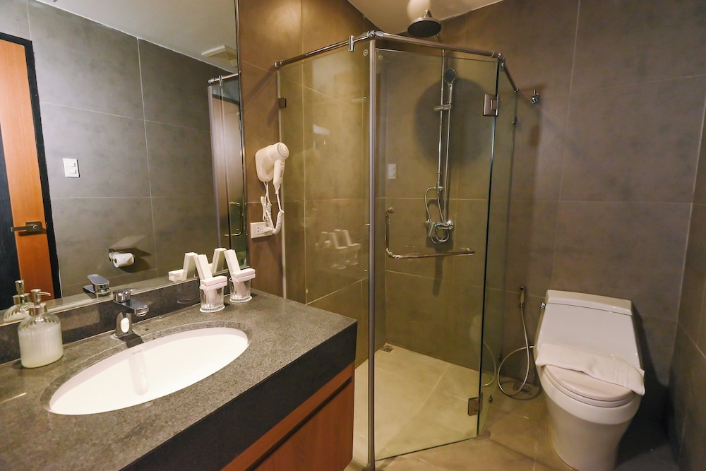 Sotogrande Hotel and Convention Center Batangas 33/38