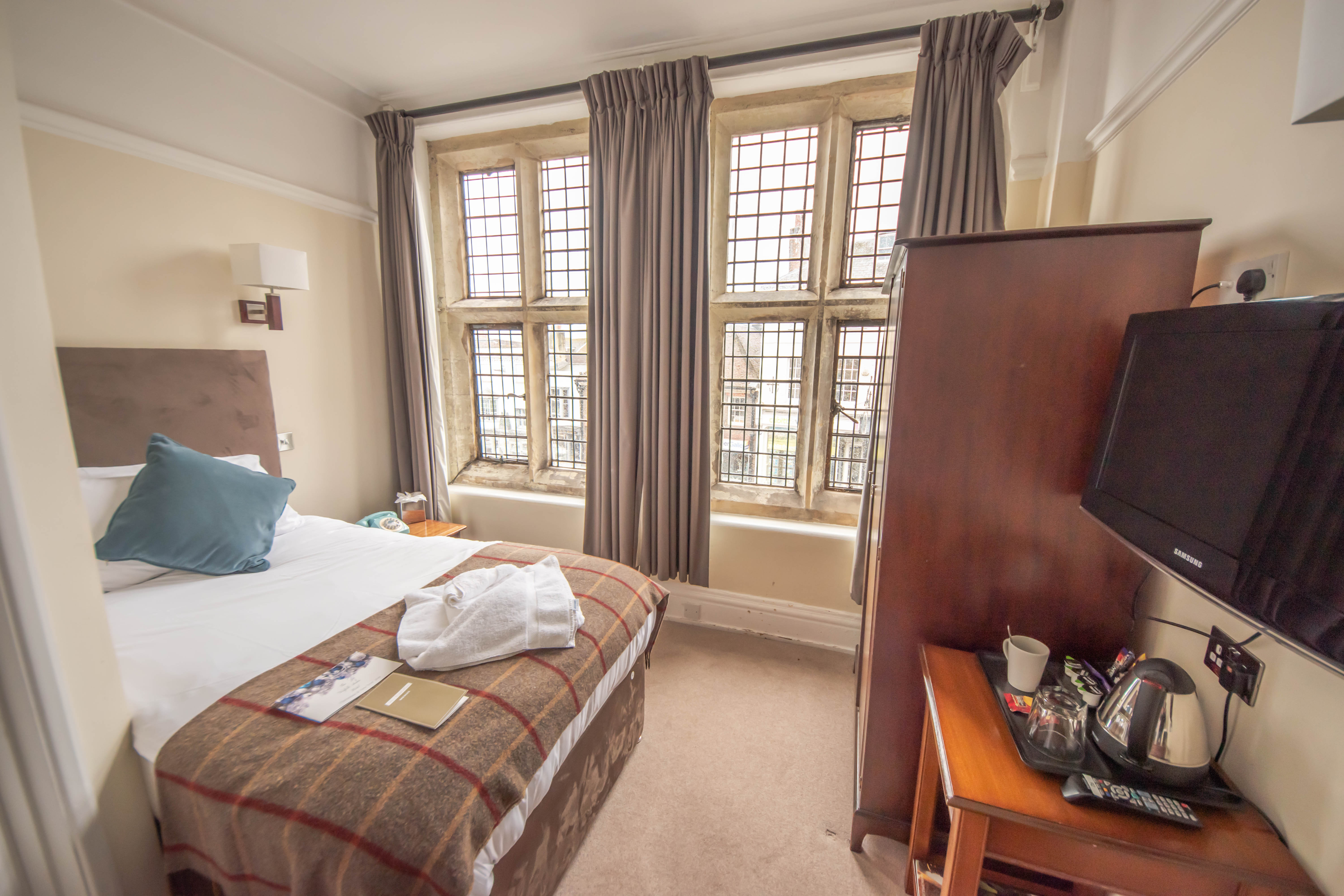 Norfolk Arms Hotel 16/55