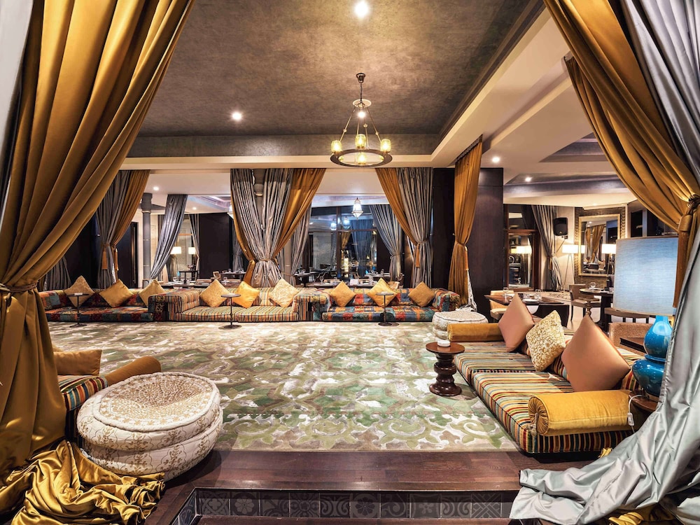 swimming pool spa