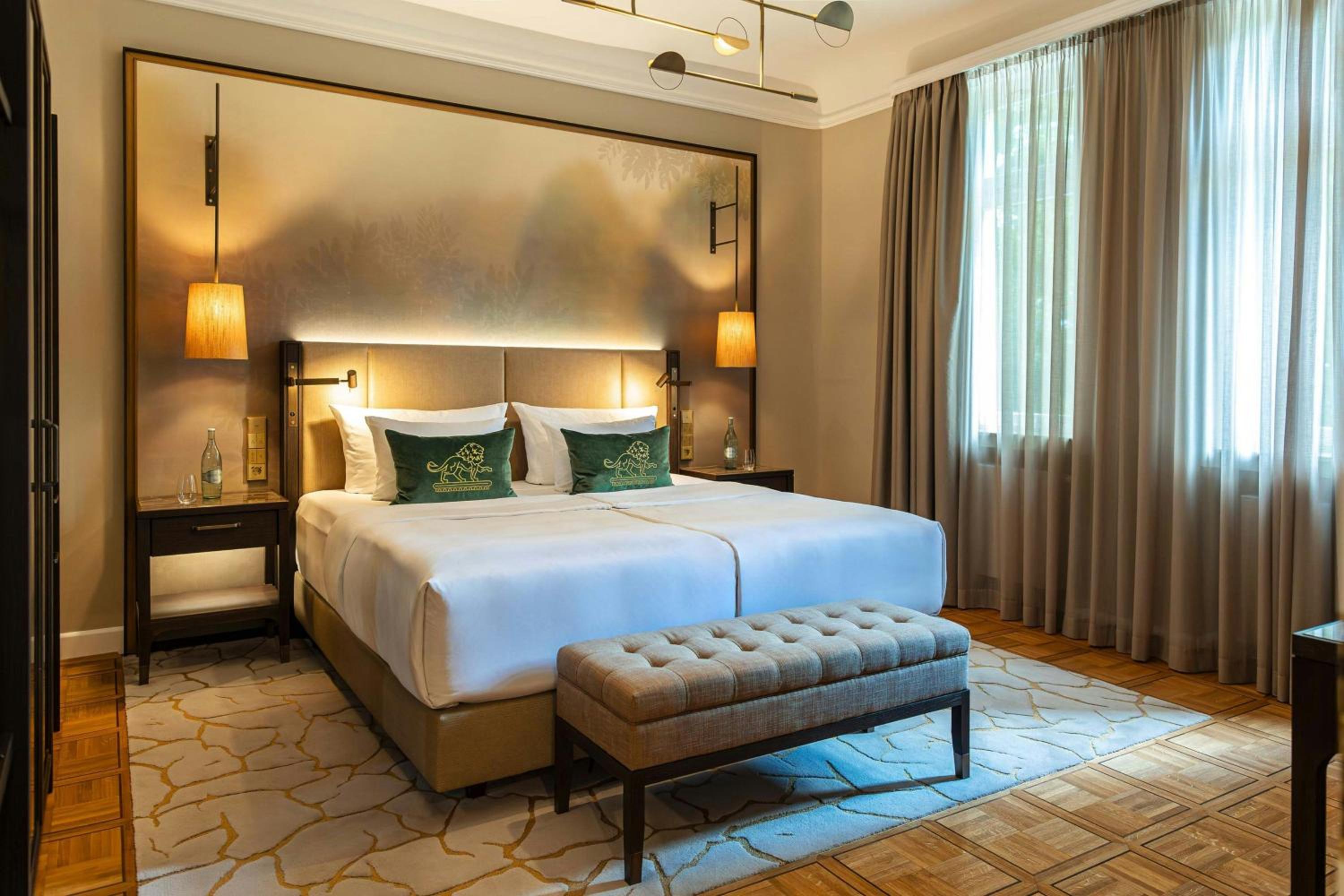 Suite, King Bed