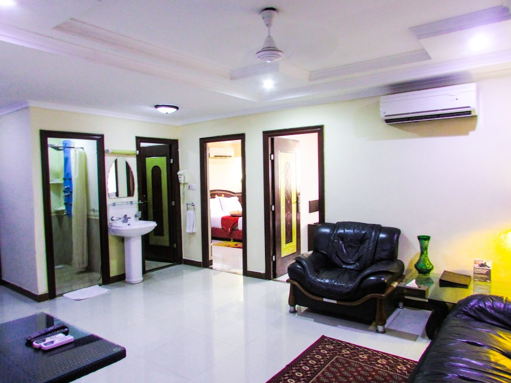 Urban Rose Hotel and Apartment 39/64