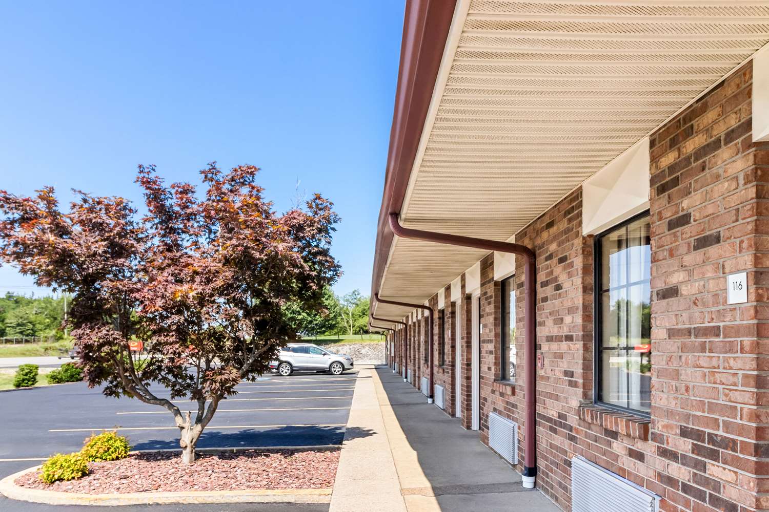Econo Lodge Russellville, KY 24/24