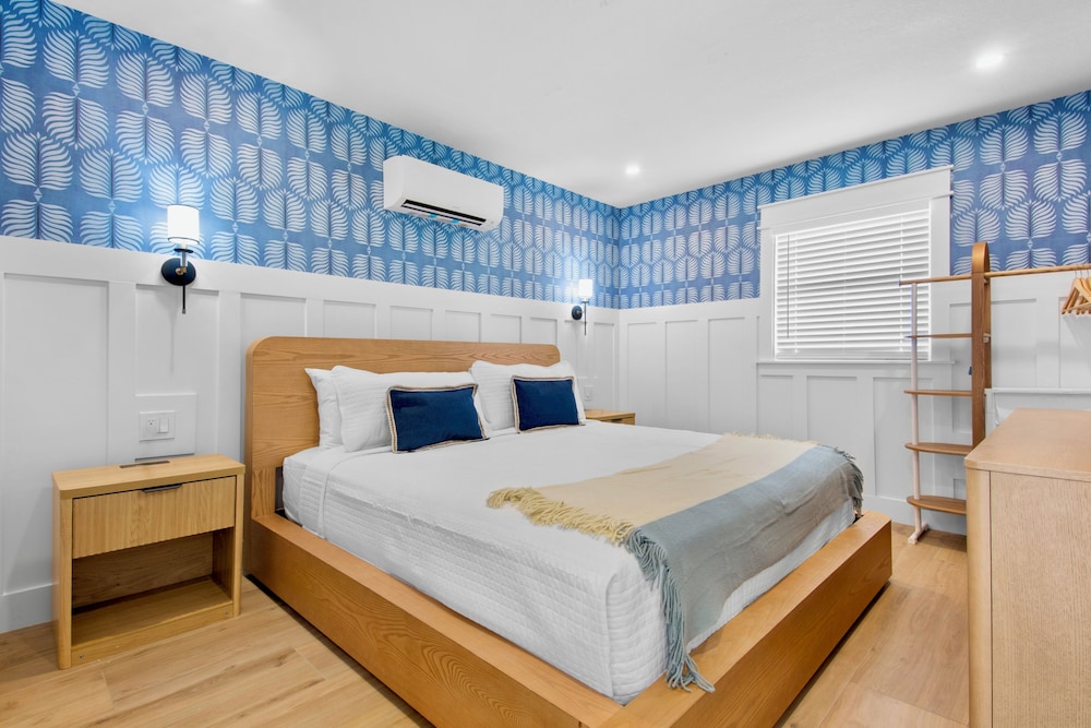 Tropic Isle Beach Resort 10/68
