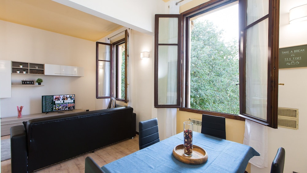 Rental In Rome Rosselli Palace Deluxe 4 Apartment 38/49