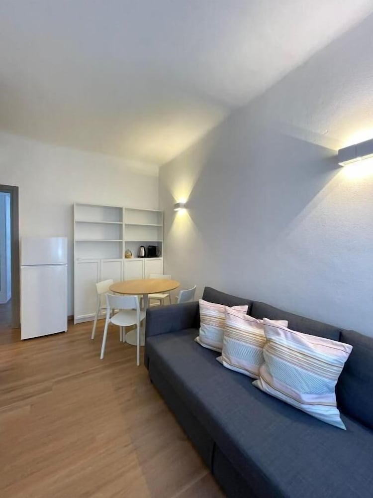Easy Milano Rooms And Apartments Navigli 11/46