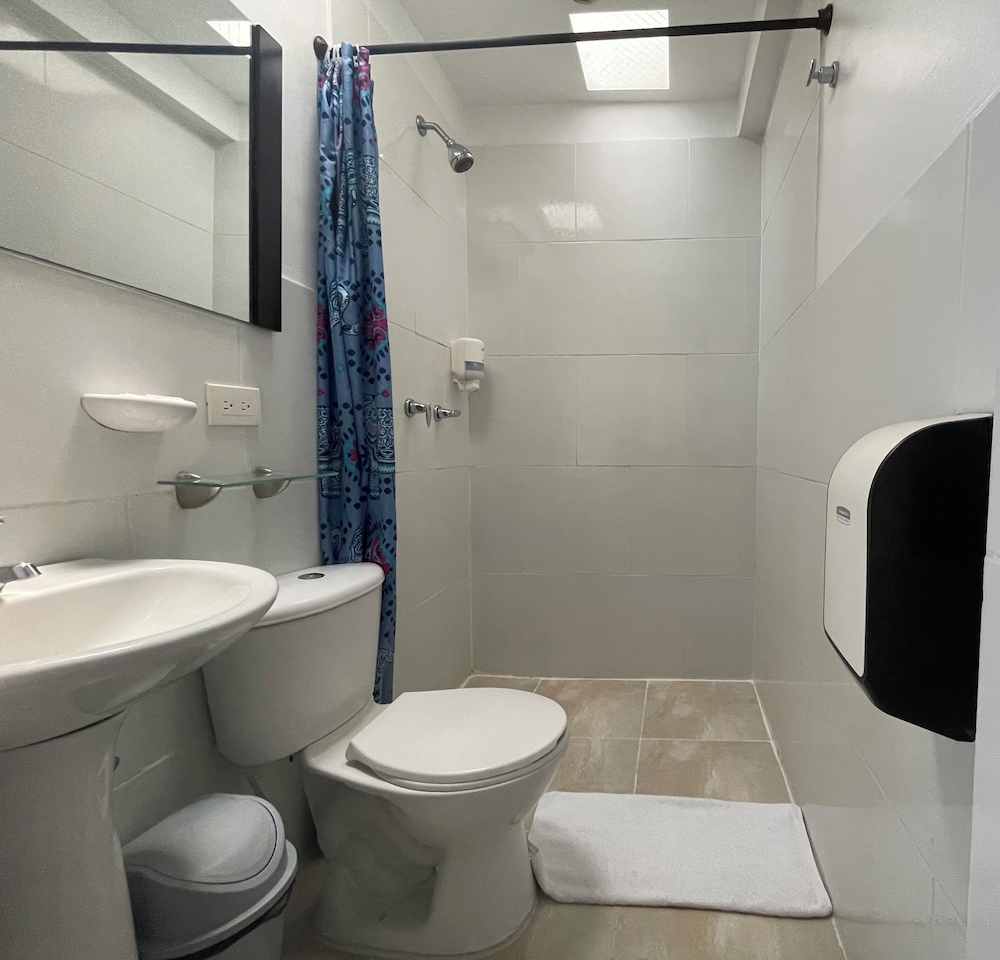 Hostal Lleras Calle 8 44/49