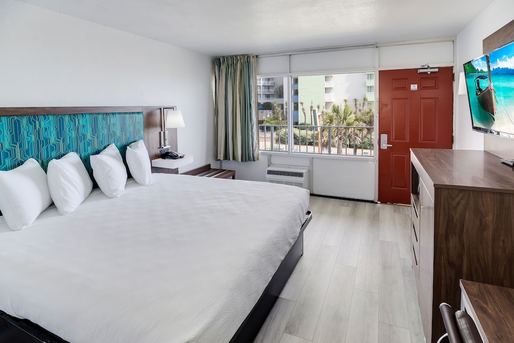 Blu Atlantic Oceanfront Hotel Suites 11/59