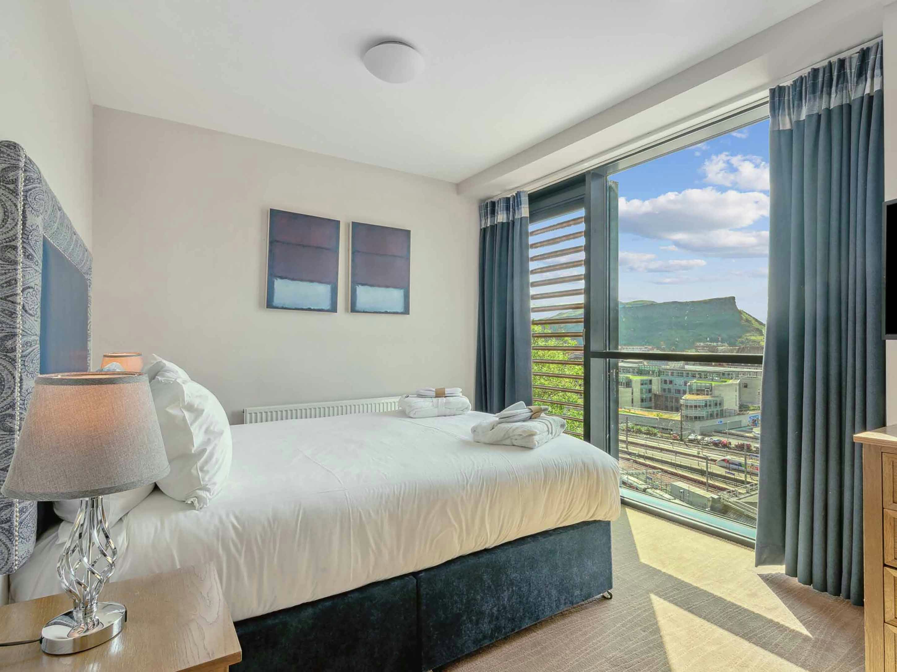 Princes Street Suites Hotel 16/56