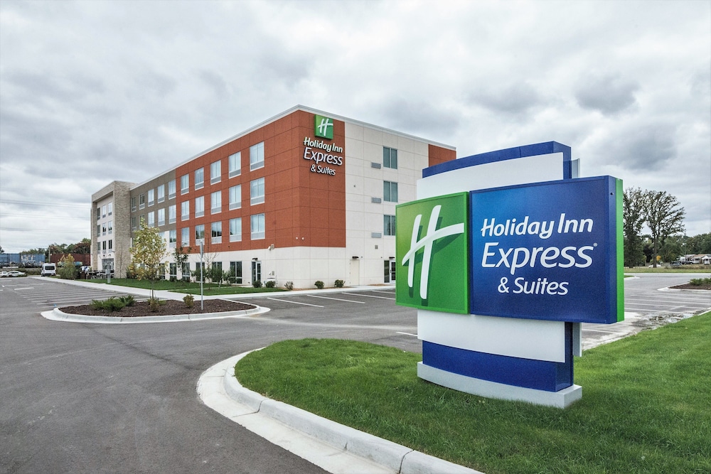 Holiday Inn Express Suites Allen Park 64/72