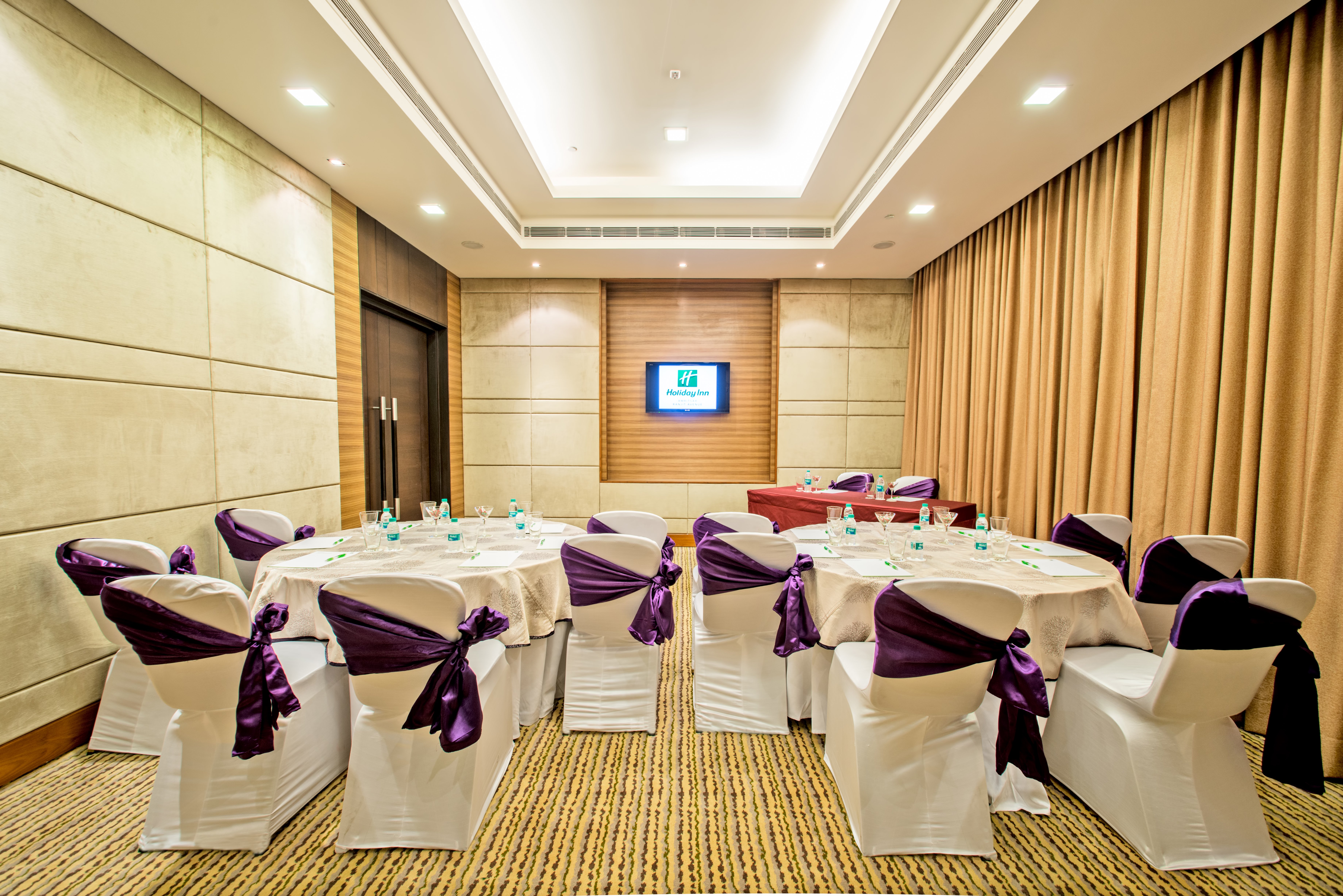 HOLIDAY INN AMRITSAR RANJIT AVENUE 39/44