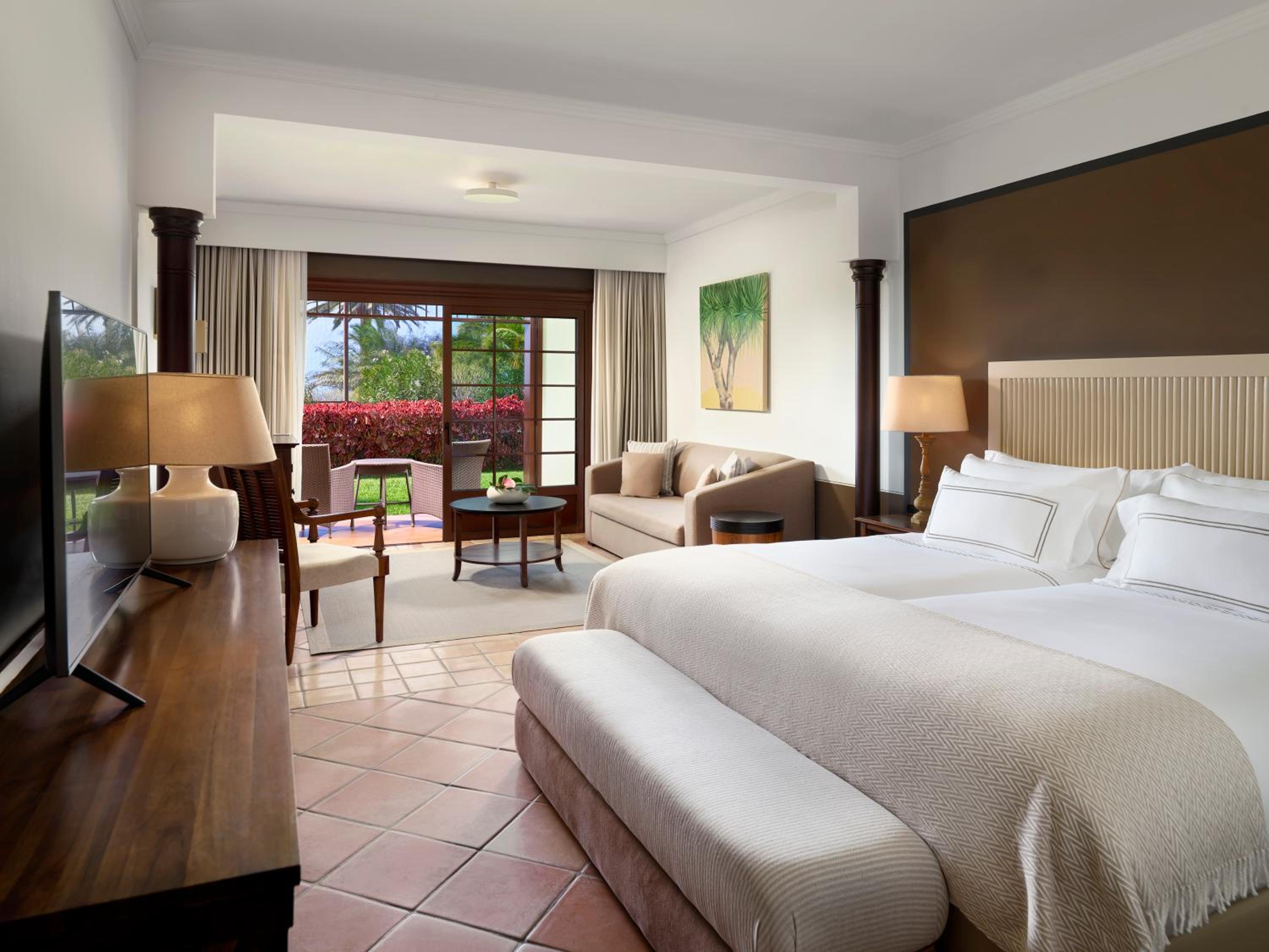 Single, Junior Suite, King Bed
