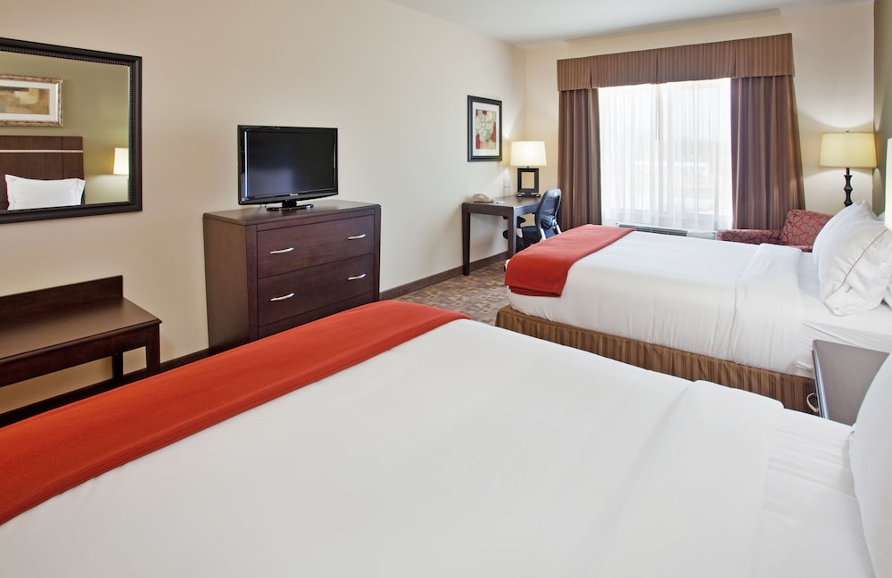 Holiday Inn Express Hotel And Suites Topeka North 11/53