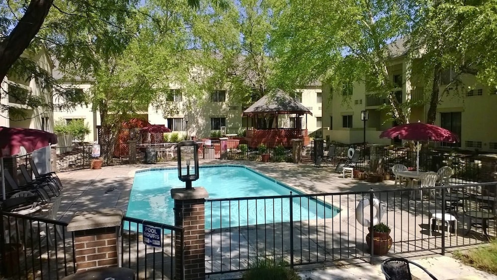 Endeavor Inn & Suites, Trademark Collection by Wyndham 29/55