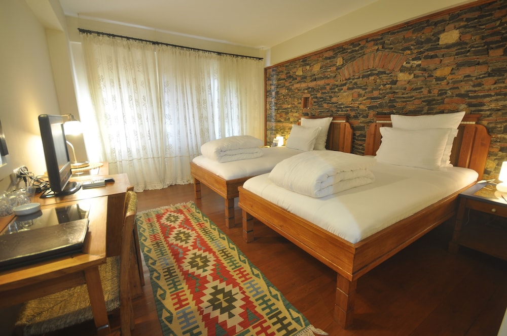 El Vino Hotel Suites photo1