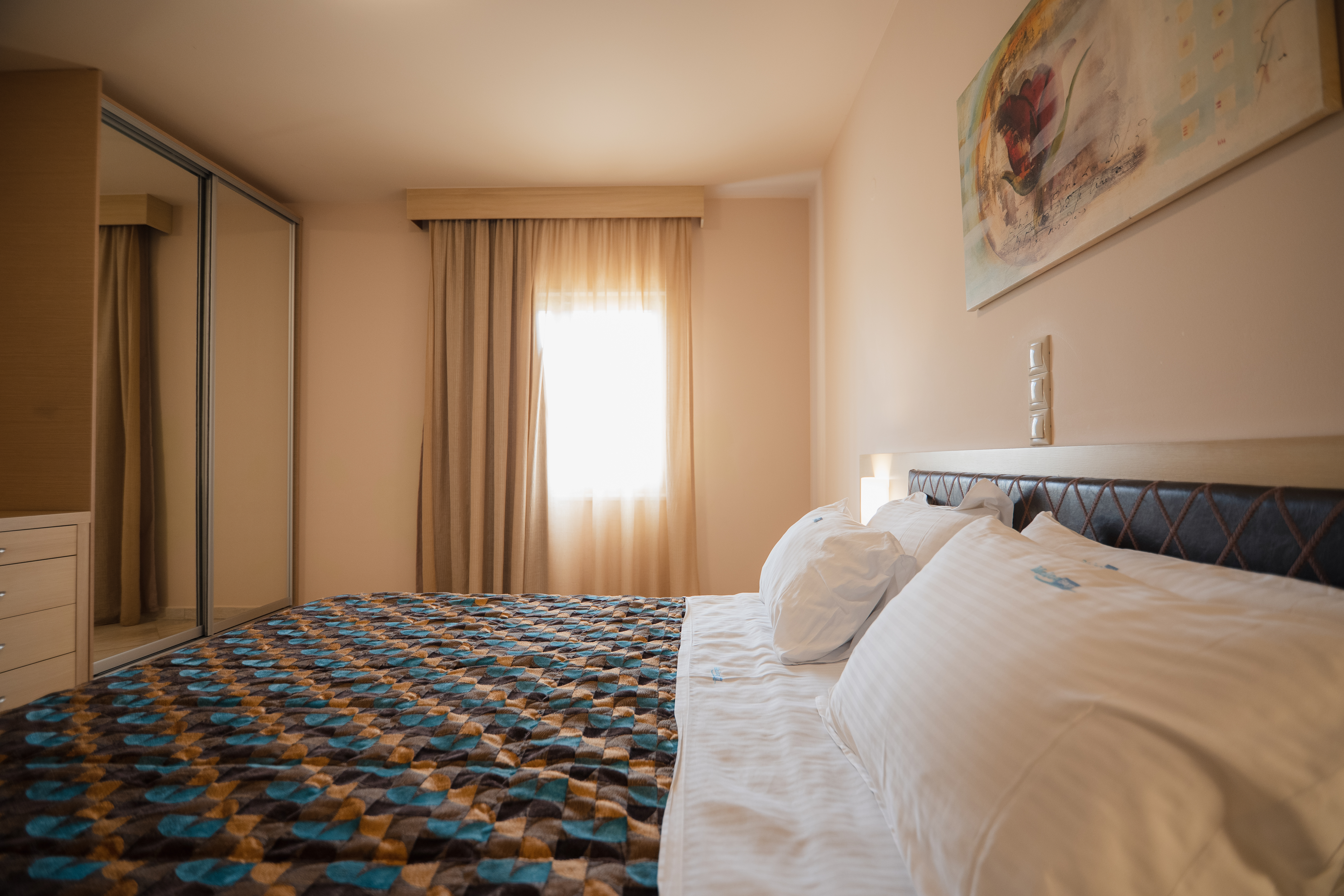 Suite, Land View