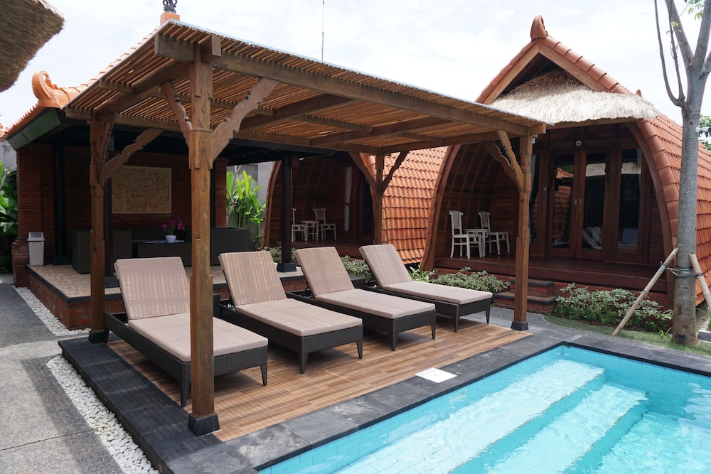 Poedja Villa Jimbaran 7/17
