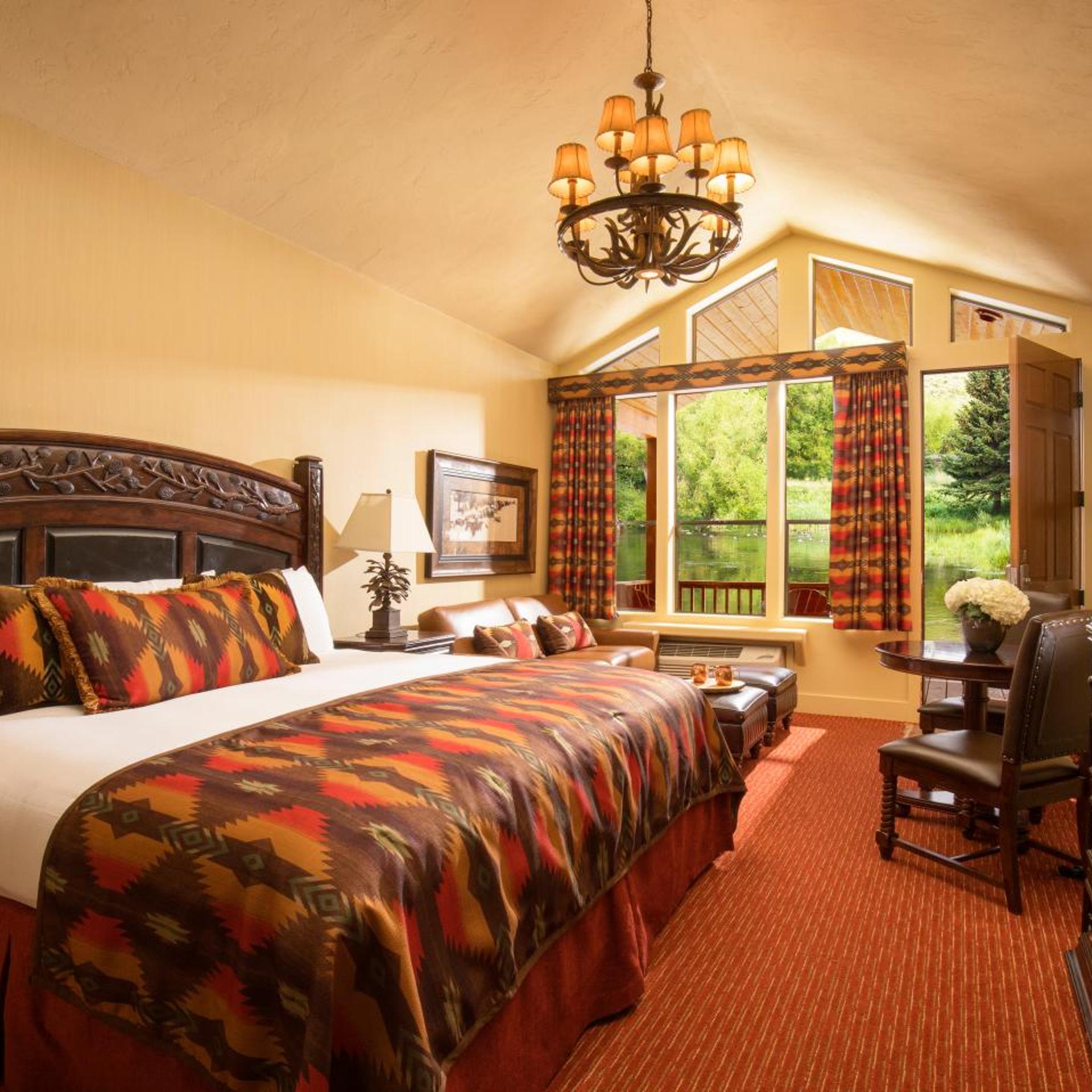 Cabin, King Bed, Creek Side