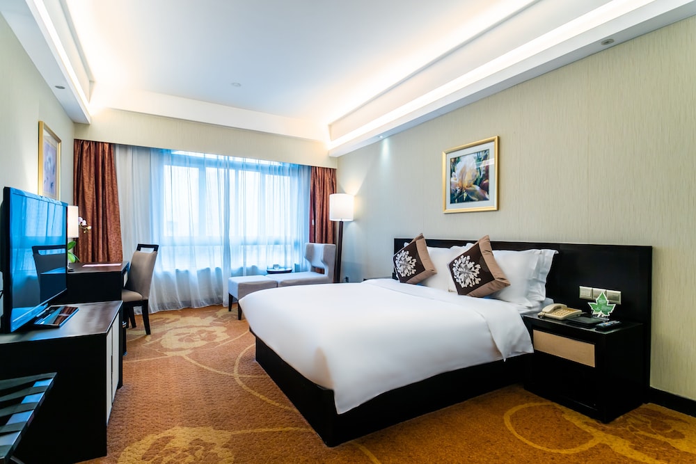 SUPERIOR, KING BED