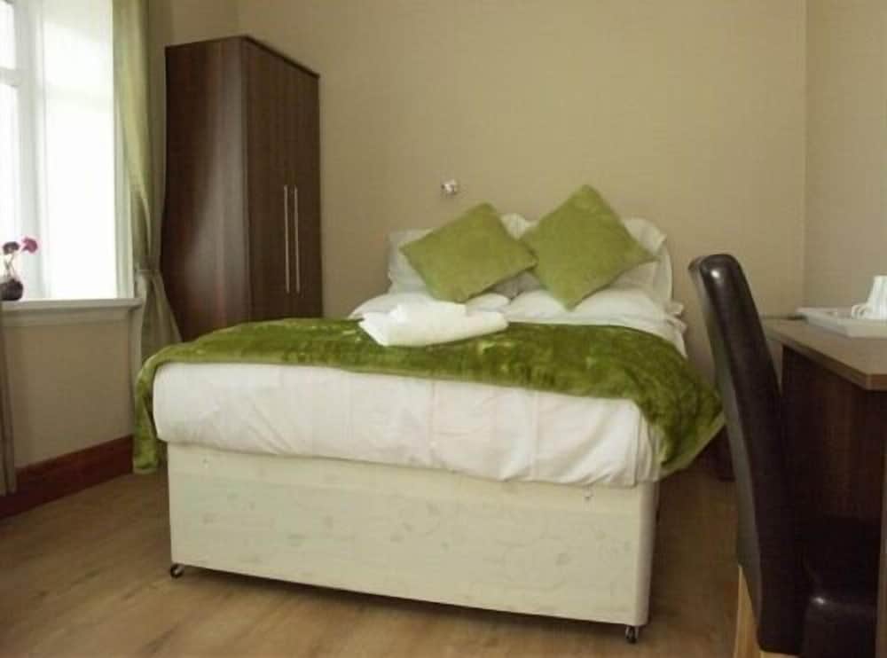 ECONOMY, DOUBLE BED, SHARED BATHROOM