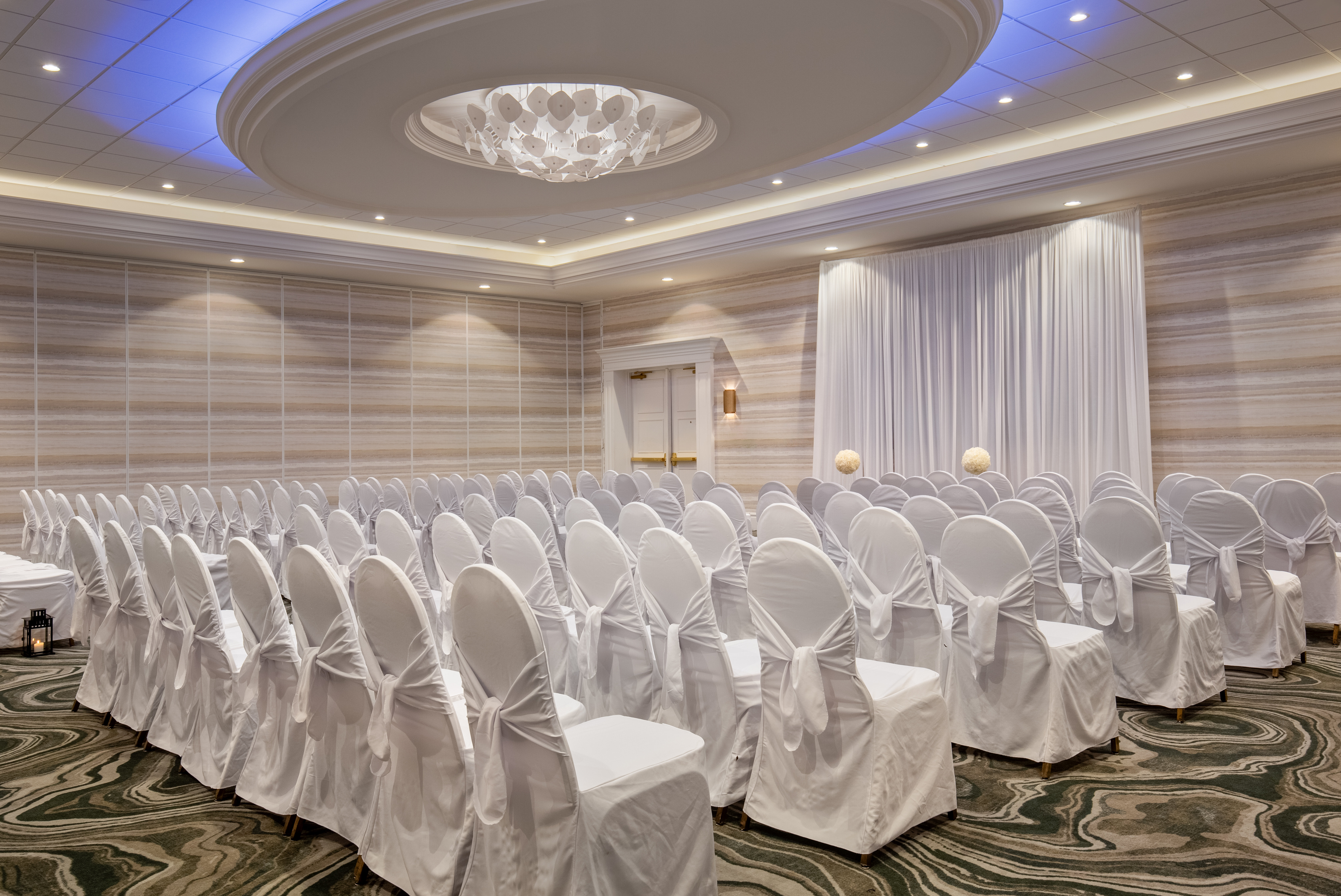 Holiday Inn Hotel Suites St Catharines Conference Ctr 73/81