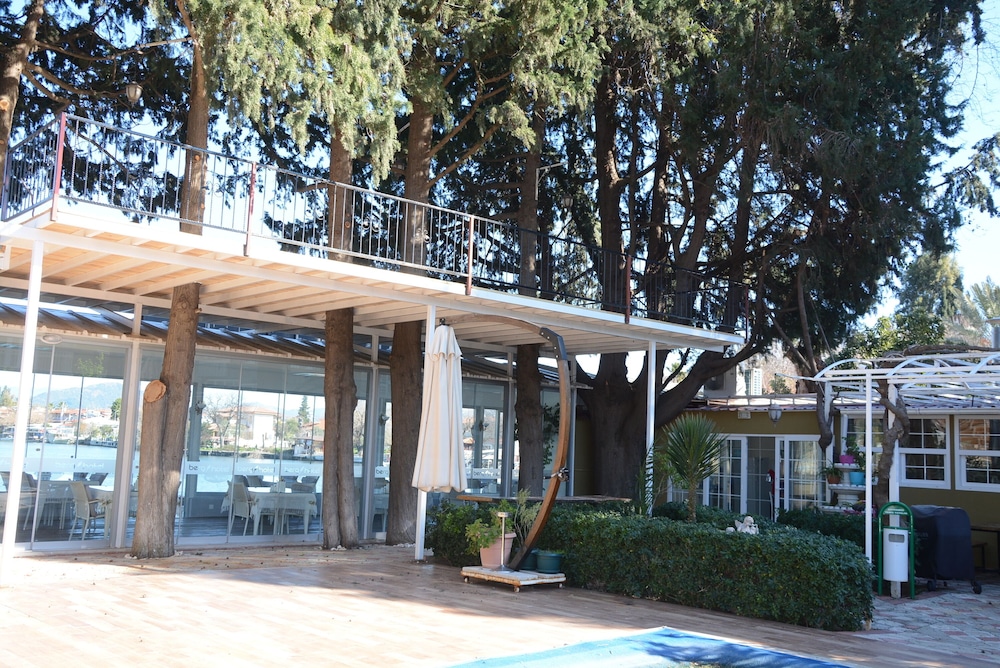 Berg Hotel 5/50