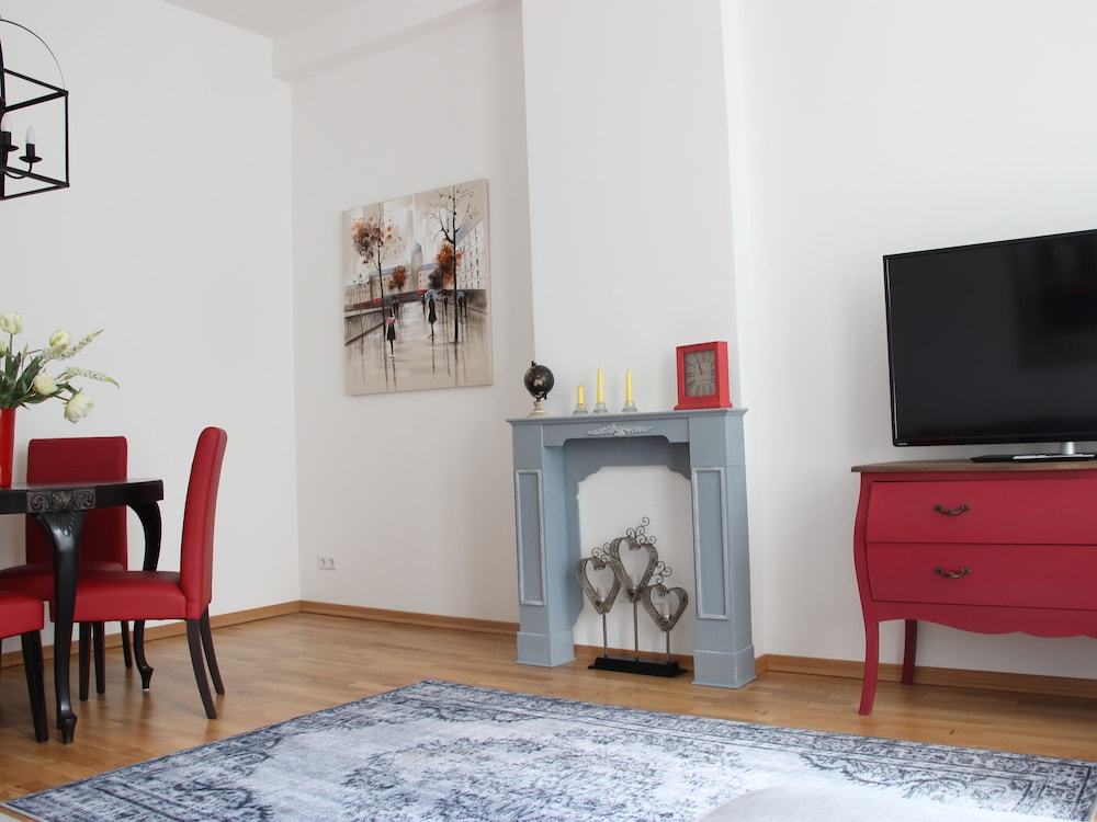 Leon Suite Apartments 40/50