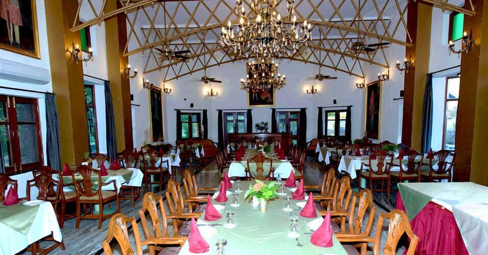 Welcomheritage Taragarh Palace 37/50