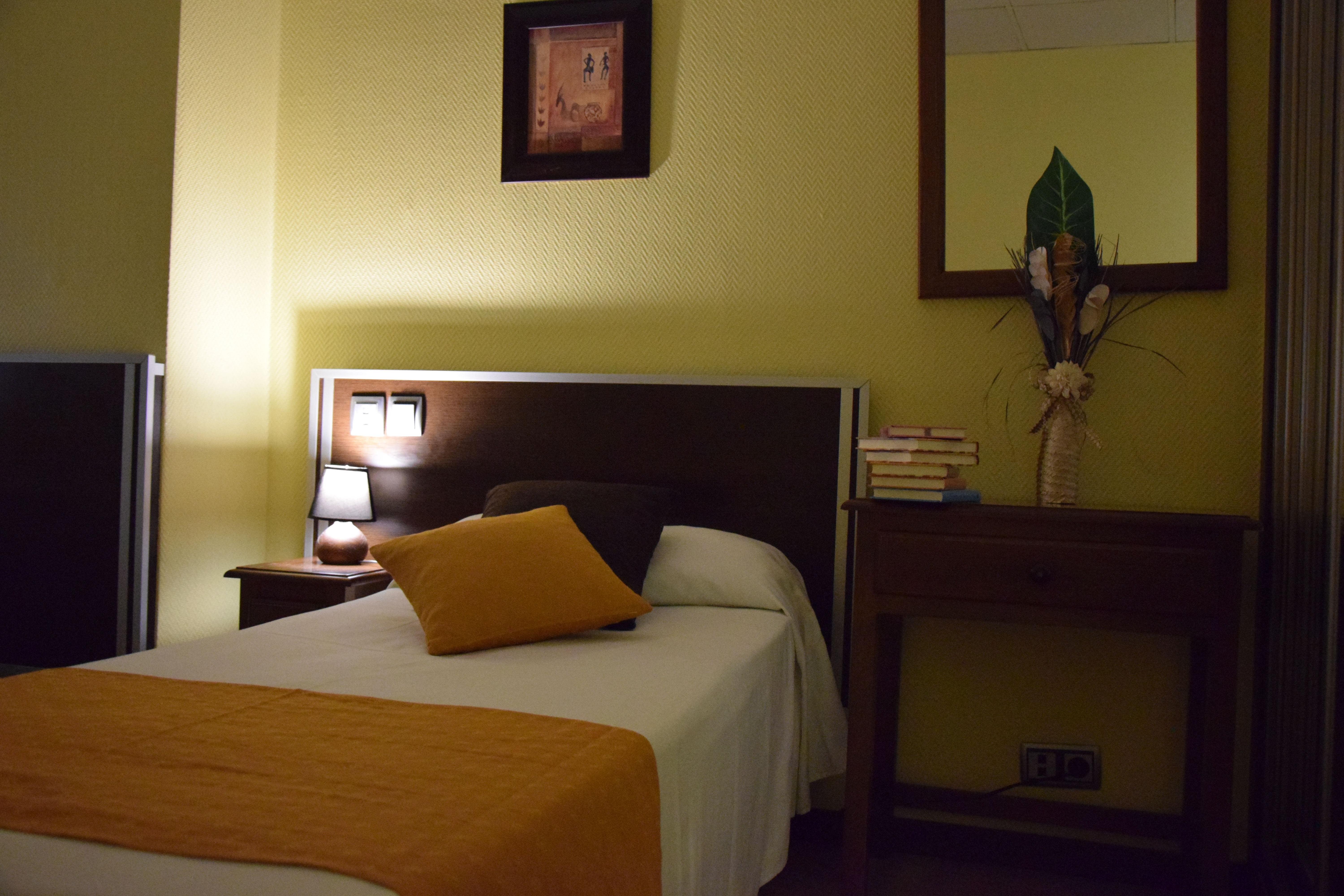 Hostal Complutense 12/28