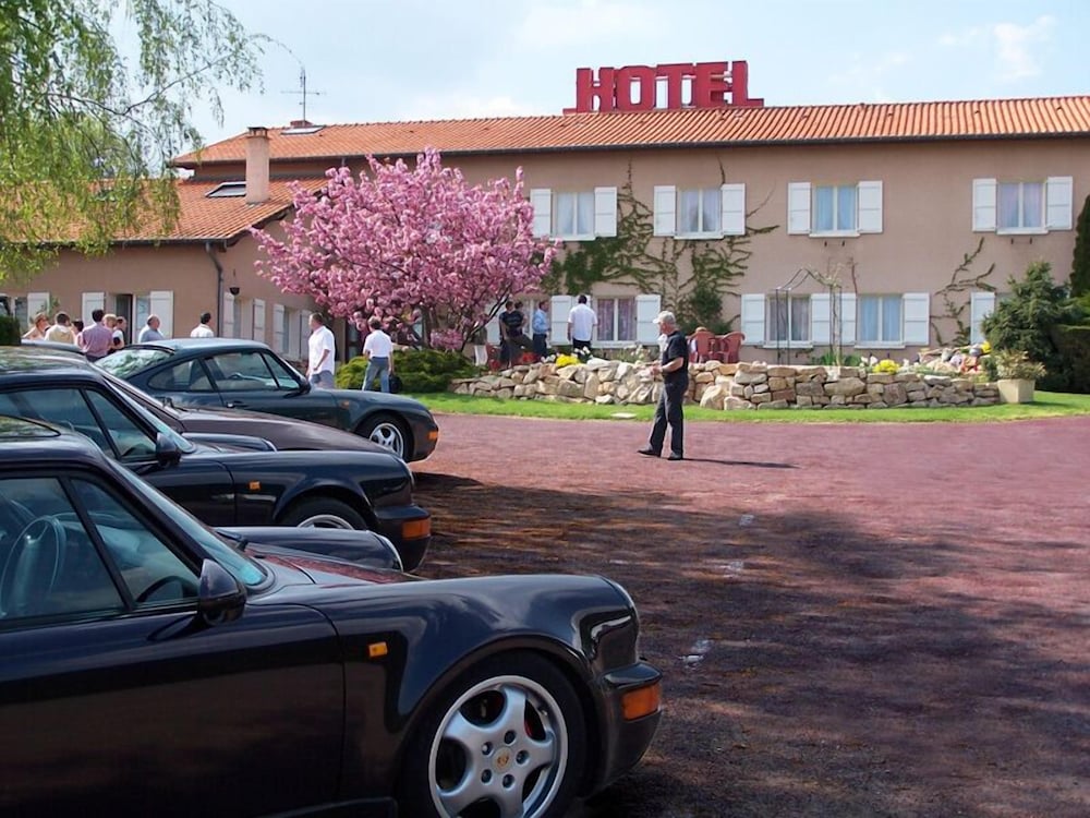 Hotel Des Grands Vins 46/62