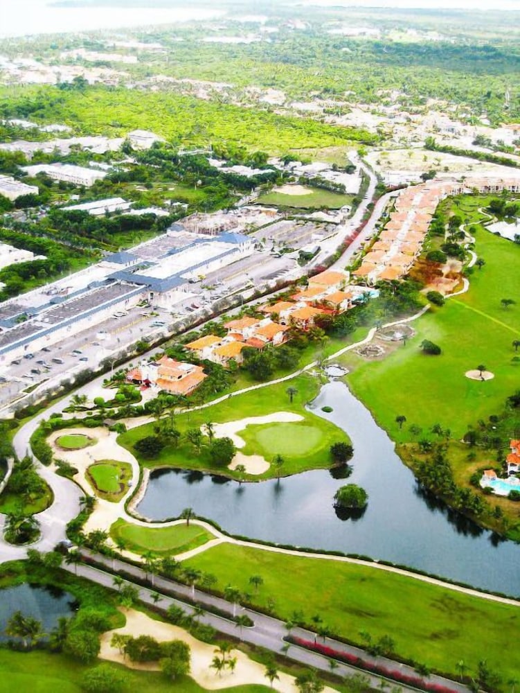 The Golf Suites 27/37