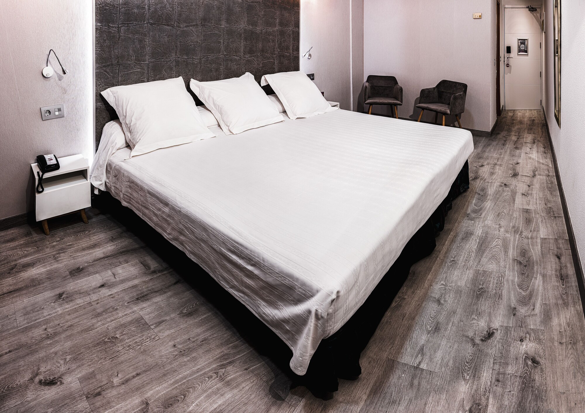 SUPERIOR, DOUBLE BED