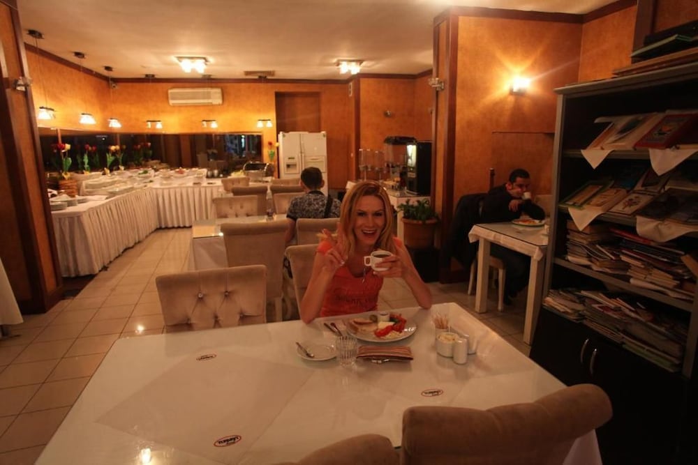 Turvan Hotel 31/38