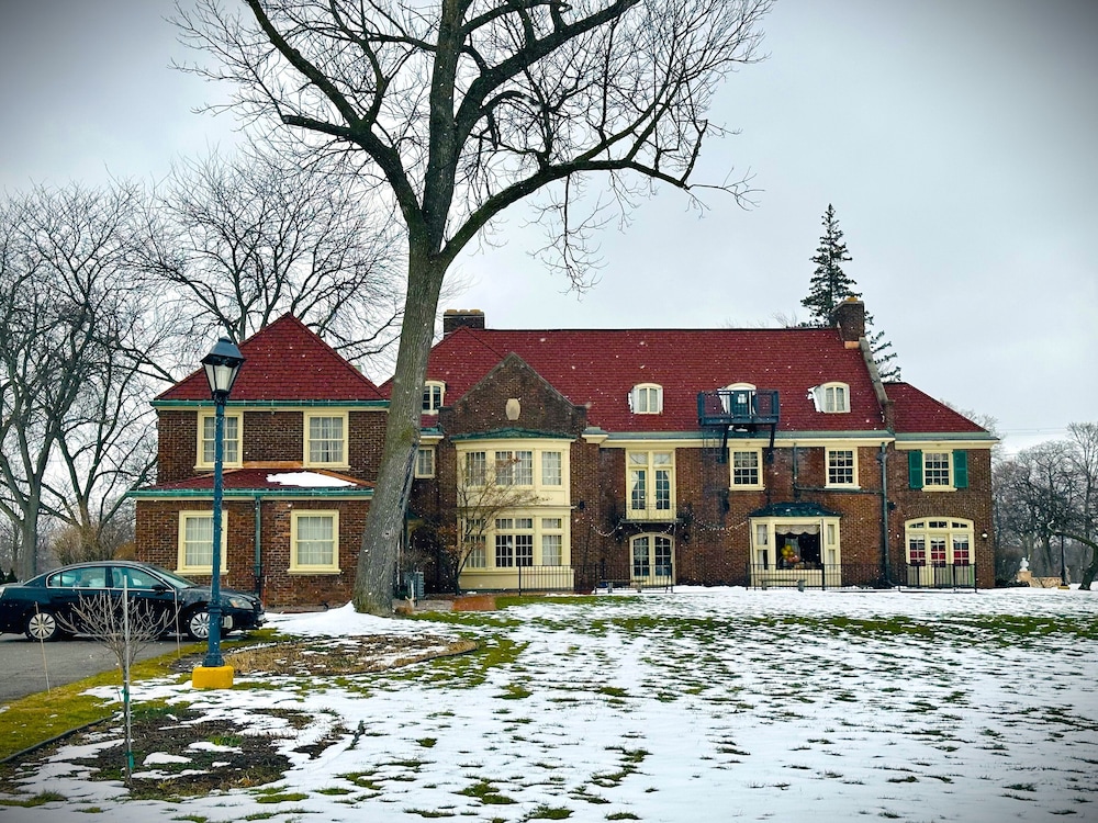 Montague Inn 9/73