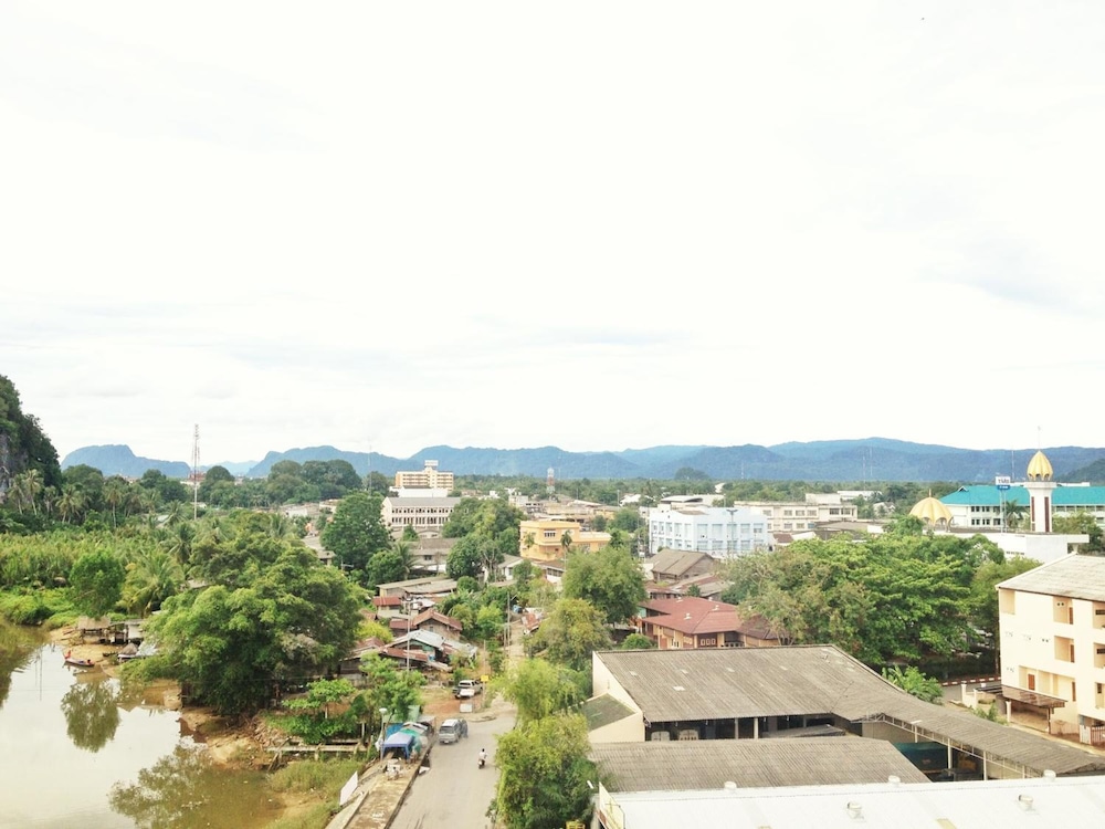 Sinkiat Buri Hotel 41/67