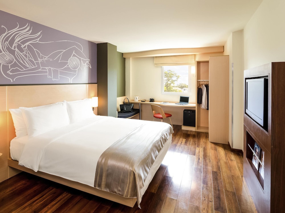IBIS VIENTIANE NAM PHU 12/25
