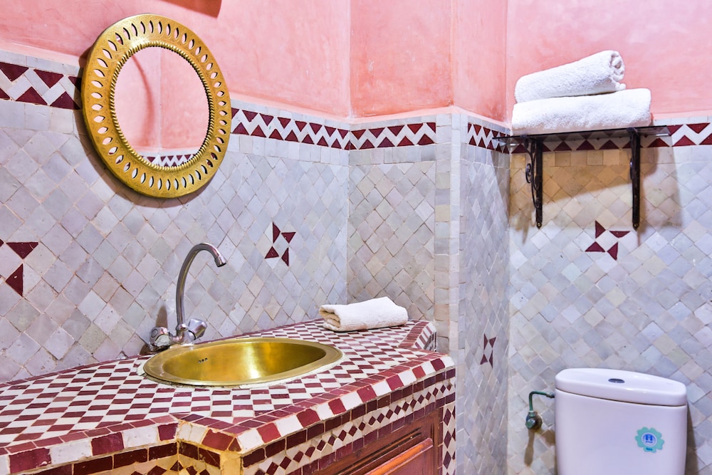 Riad Al Khansaa 22/70