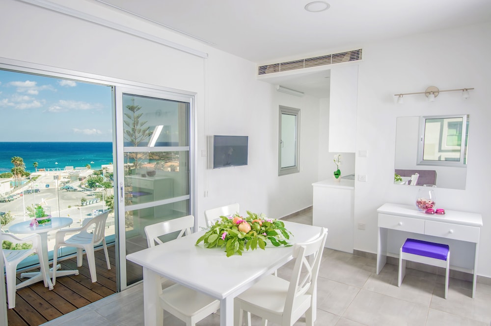 ALVA HOTEL APARTMENTS 39/54
