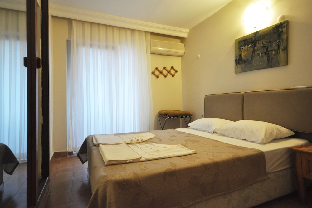 Ford Hotel - Special Class 7/50