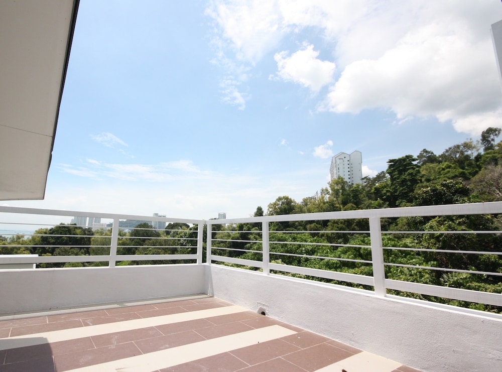 New Corner Shamrock Beach Villas Seaview 42/58