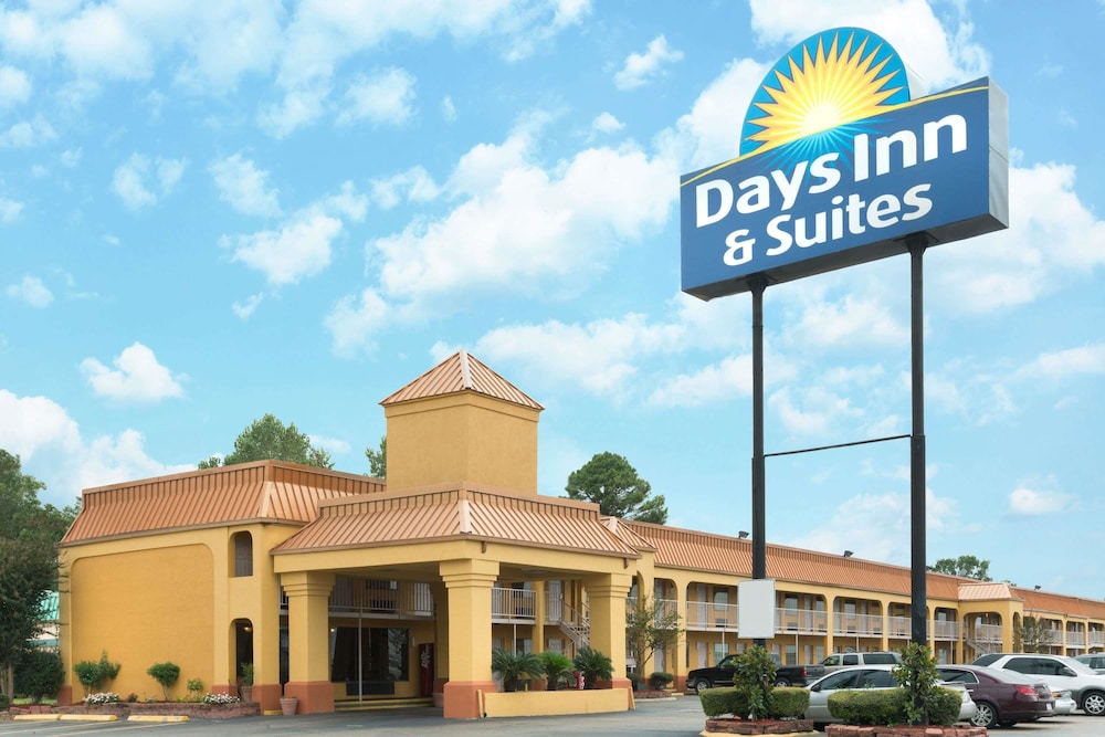 Days Inn & Suites By Wyndham Vicksburg 2/33