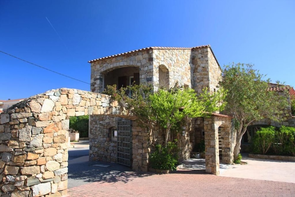 HOTEL CASA ROSSA 64/72
