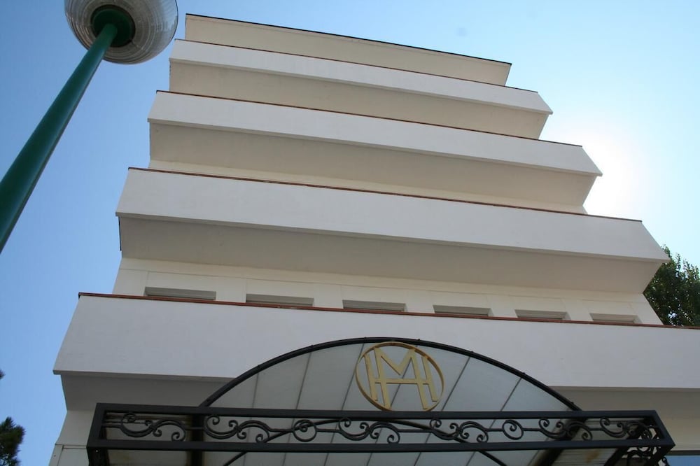 Hotel Montecarlo 3/50