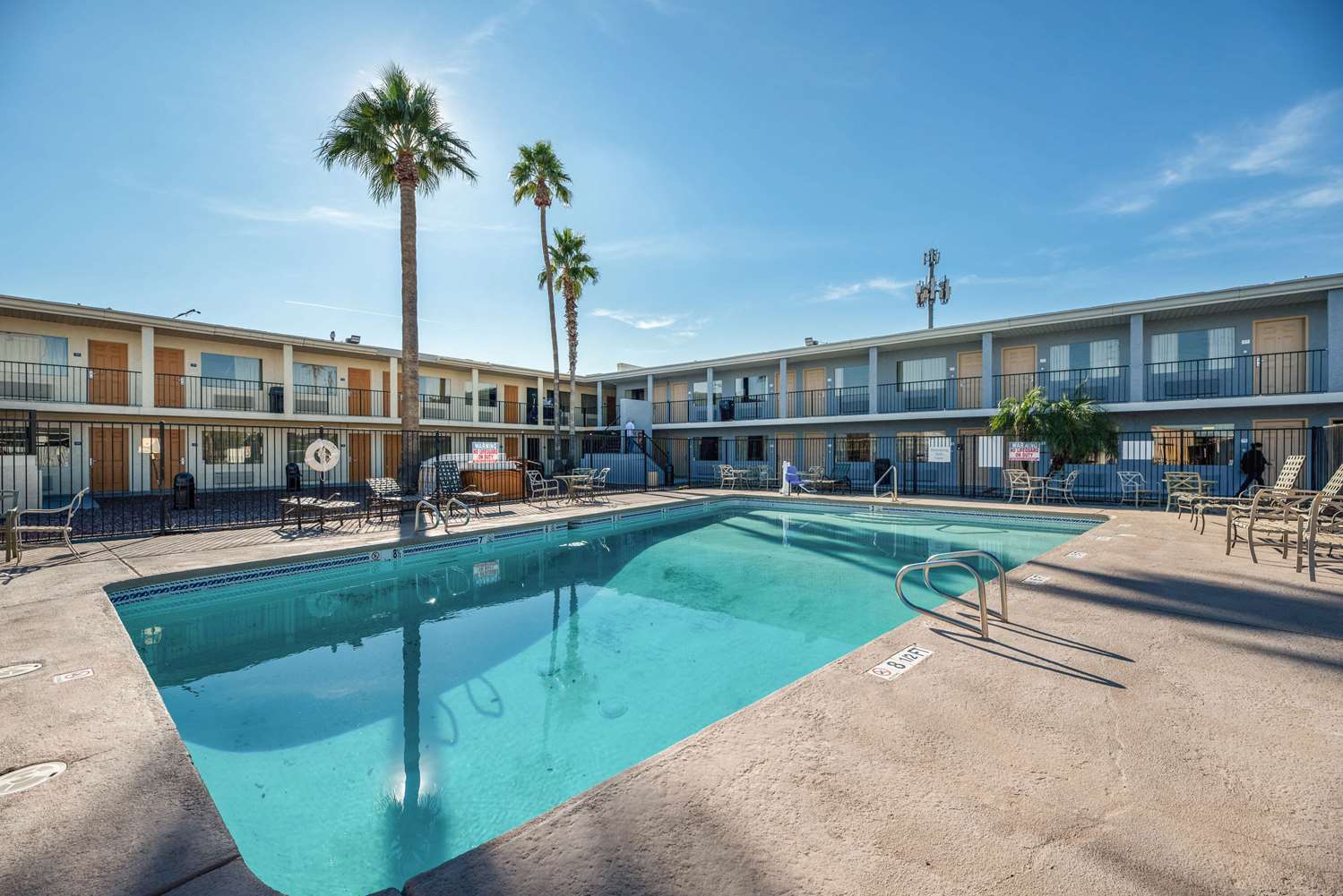 Econo Lodge Phoenix North I-17 14/16